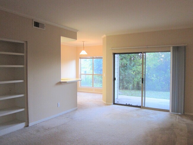 Building Photo - 6000 Shepherd Mountain Cove