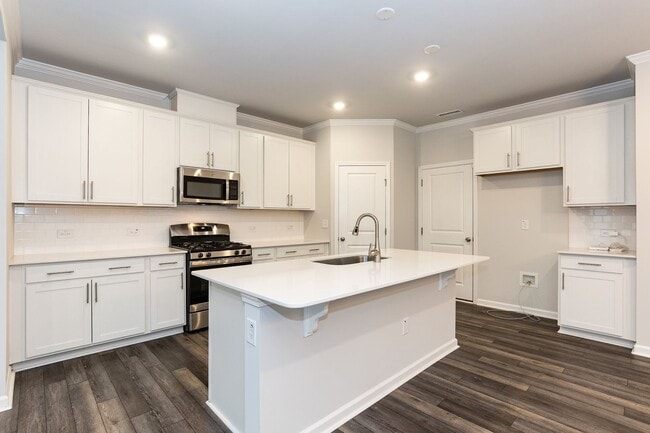 Building Photo - Move In Ready Three Bedroom Home!