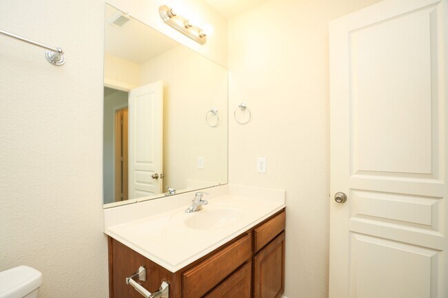 Building Photo - 1620 Grable Cove Ln