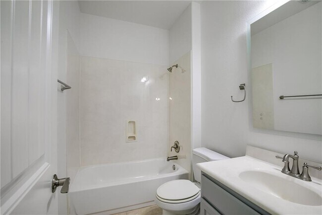 Building Photo - 401 Ridgetop Bend