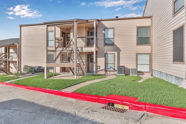 Primary Photo - 104 Lakeview Terrace