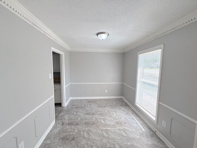 Building Photo - 4316 Springwind Rd