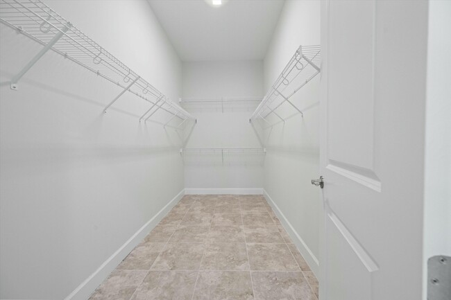 Building Photo - 14964 RedCove Pl