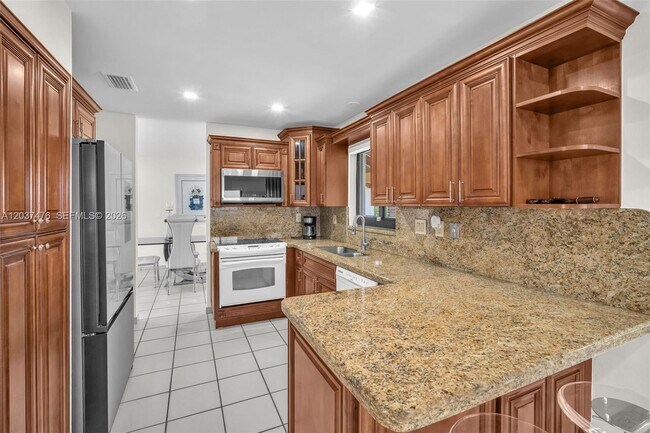 Building Photo - 1417 SW 139th Ave