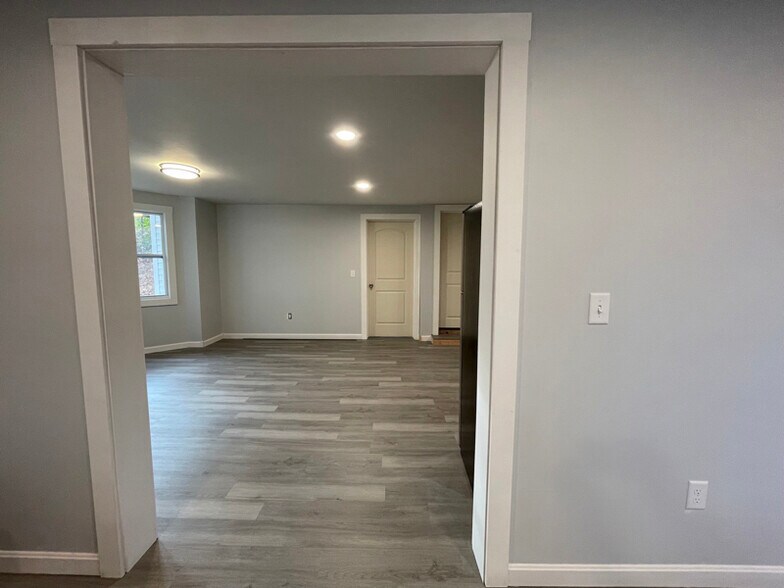 Building Photo - 25 High St