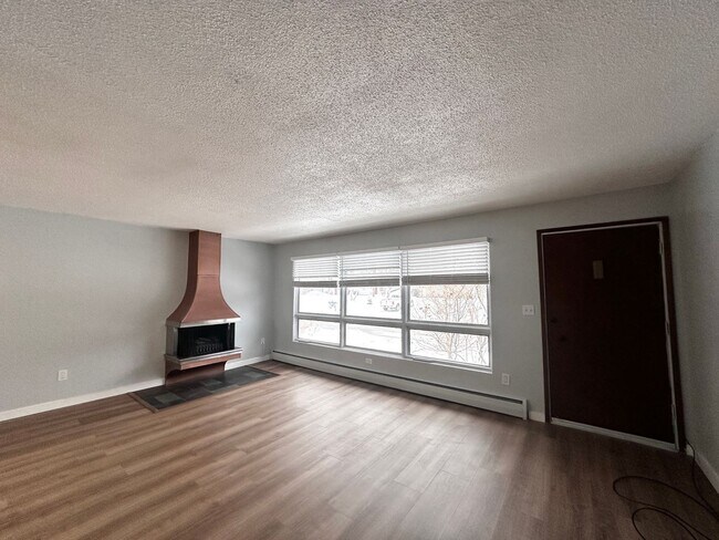 Building Photo - k933w