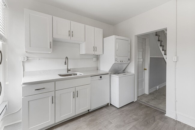 Building Photo - Historic Downtown Annapolis 3 Bedroom w/ P...