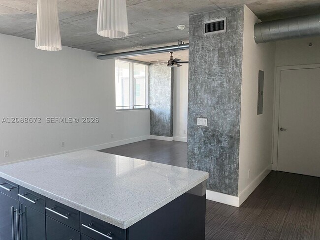 Building Photo - 690 SW 1st Ct