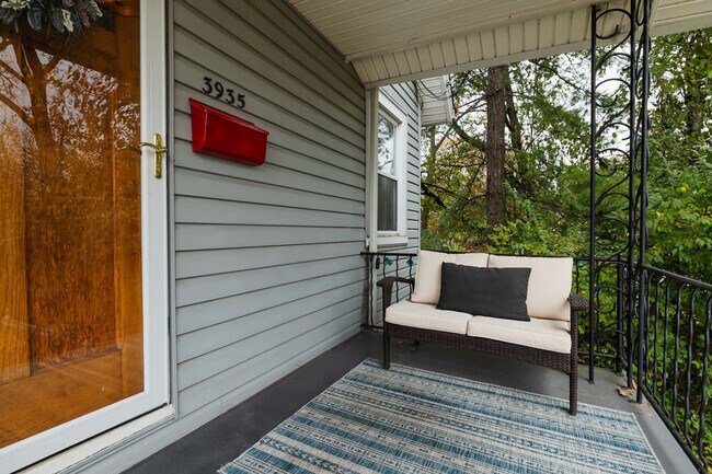 Building Photo - 3935 Oak Park Pl