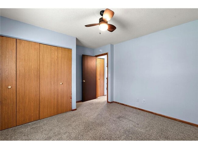 Building Photo - 964 McKnight Rd S