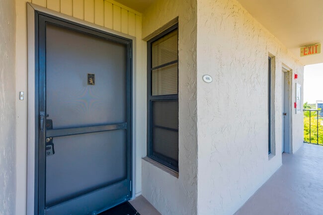 Building Photo - 22 Royal Palm Way