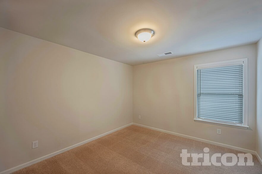 Building Photo - 219 Margrave Dr