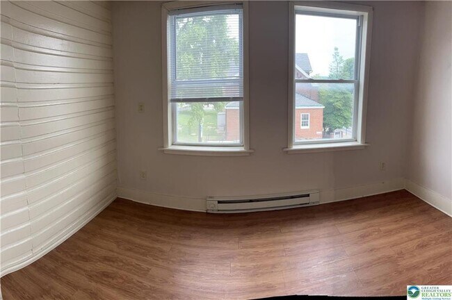 Building Photo - 402 Prospect Ave