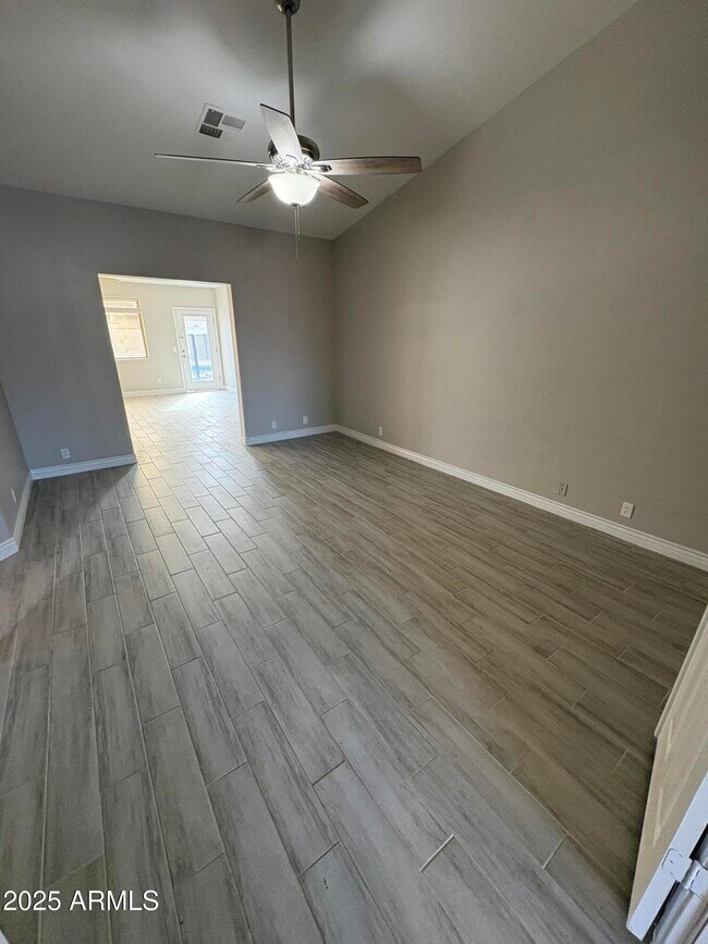 Building Photo - 6121 E Hermosa Vista Dr