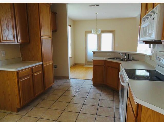 Building Photo - 3021 Rolling Meadow Dr