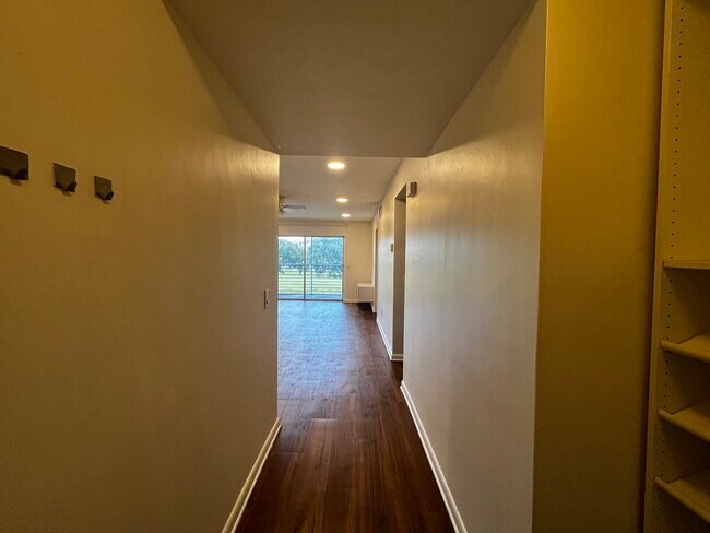Building Photo - 2471 SW 82nd Ave