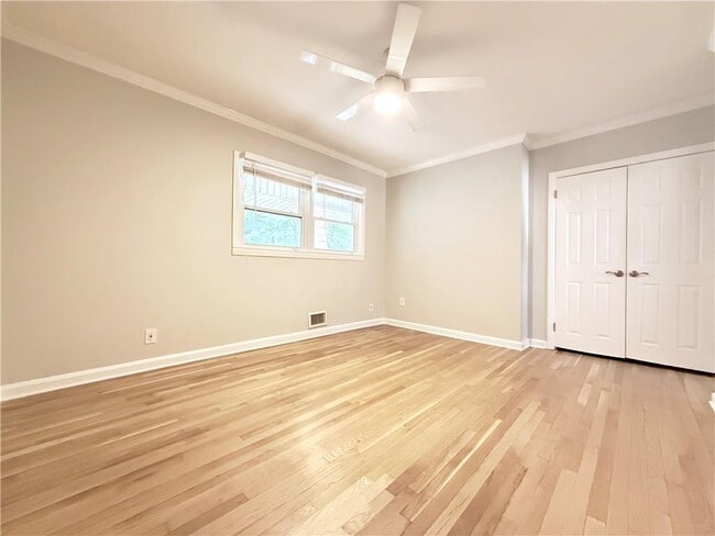 Building Photo - 1980 Kilburn Dr NE