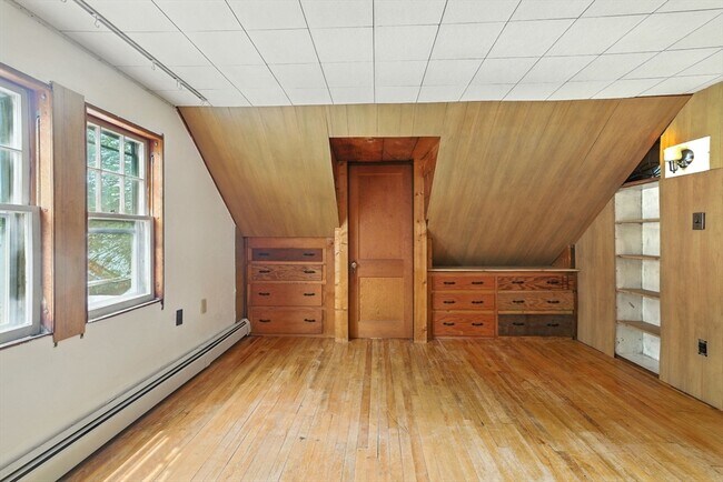 Building Photo - 178 Massasoit Rd
