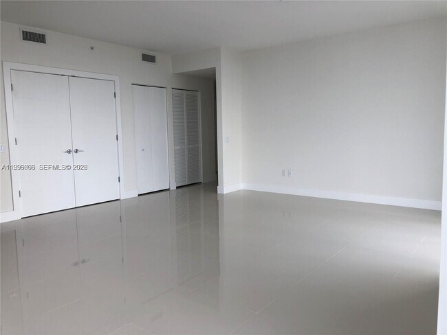 Building Photo - 2960 NE 207th St