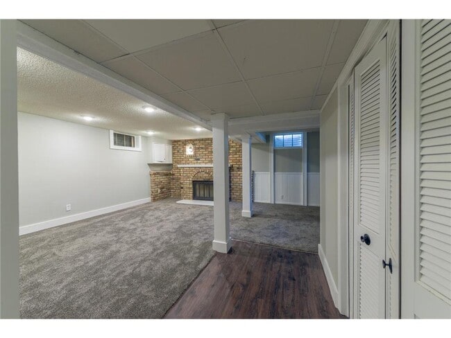 Building Photo - 11020 W River Rd