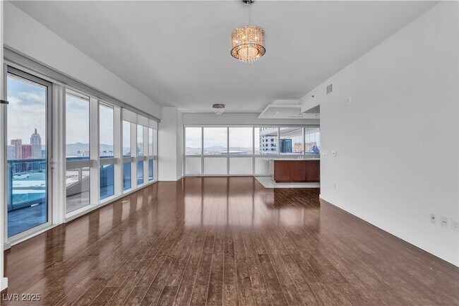 Building Photo - 4471 Dean Martin Dr