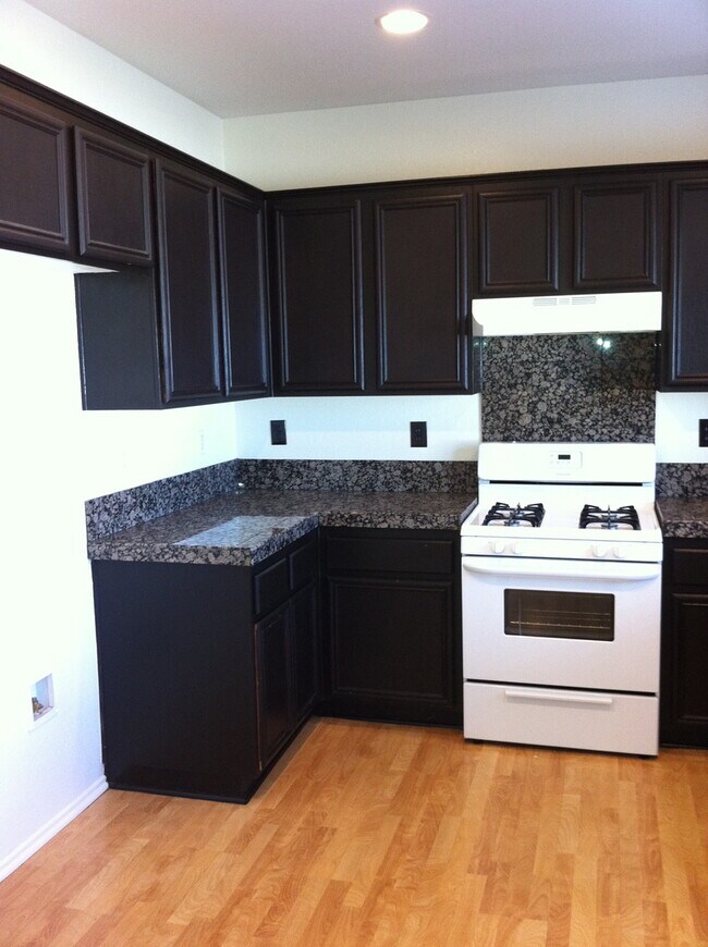 Building Photo - Beautiful 4 bedroom home in Eagle Ranch!