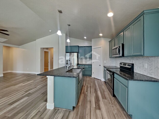 Building Photo - 3091 W Fuji Ct