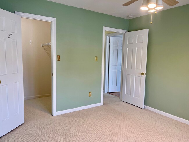 Building Photo - 3 Bed 2.5 Bath Chesapeake Bay Townhome!