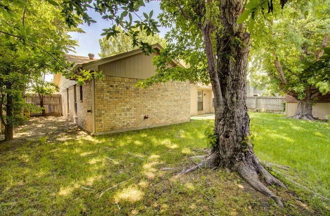 Building Photo - 5917 Birchhill Rd