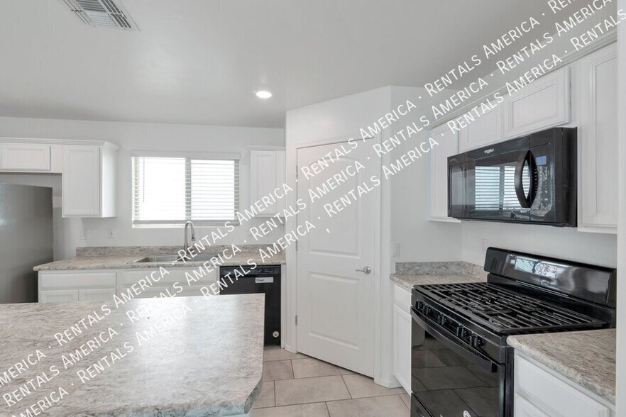 Building Photo - 8755 E Stone Meadow Cir