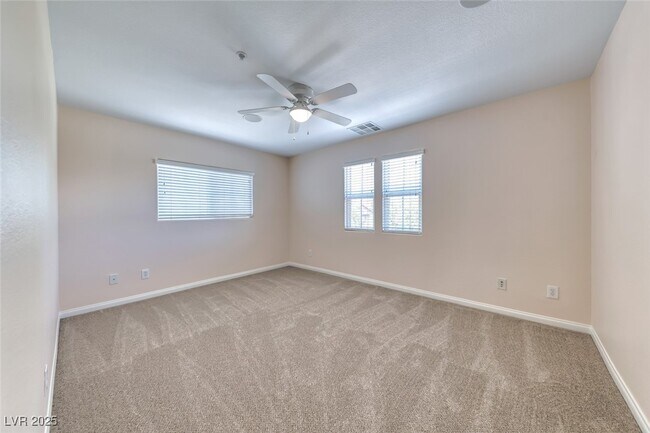 Building Photo - 708 Point Bluff St