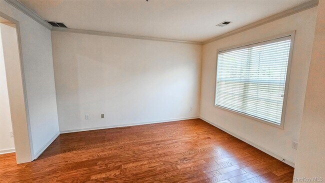 Building Photo - 106 Canter Ct