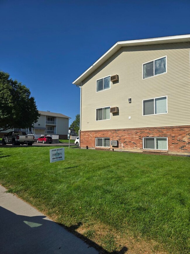 Building Photo - 2153 27th Ave Ct