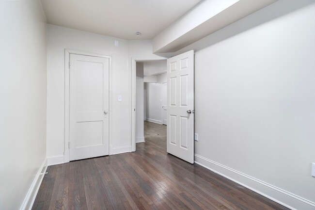 Building Photo - 4713 3rd Pl NW