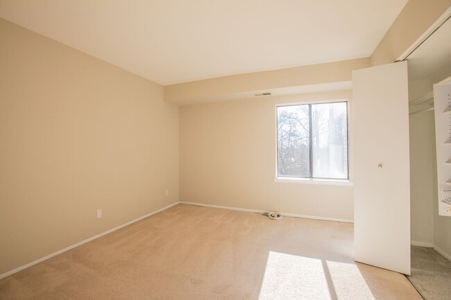 Building Photo - Lovely 2 BR/2 BA Condo in Beltsville!