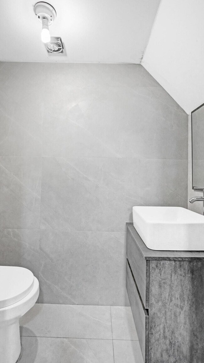 Building Photo - 6700 E Tropical Way