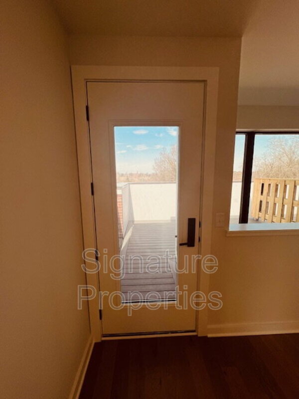 Building Photo - 712 High St