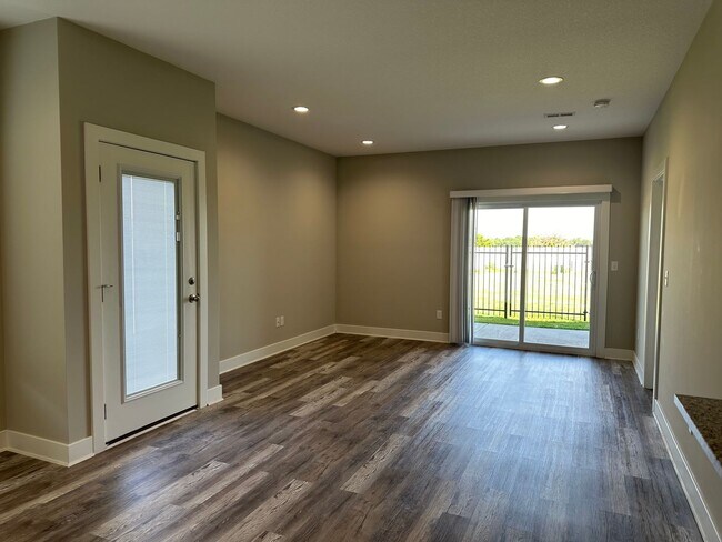 Building Photo - 12138 W 33rd St N