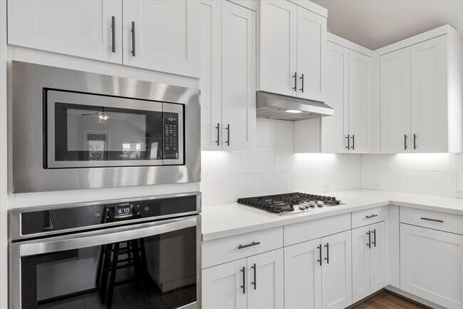 Building Photo - 122 Patrick Herndon Dr