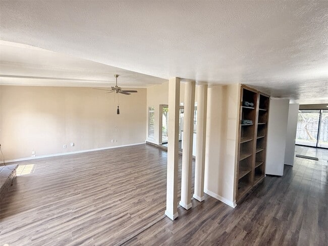 Building Photo - 7612 Nutwood Pl