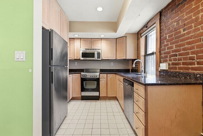 Building Photo - 111 Jersey St