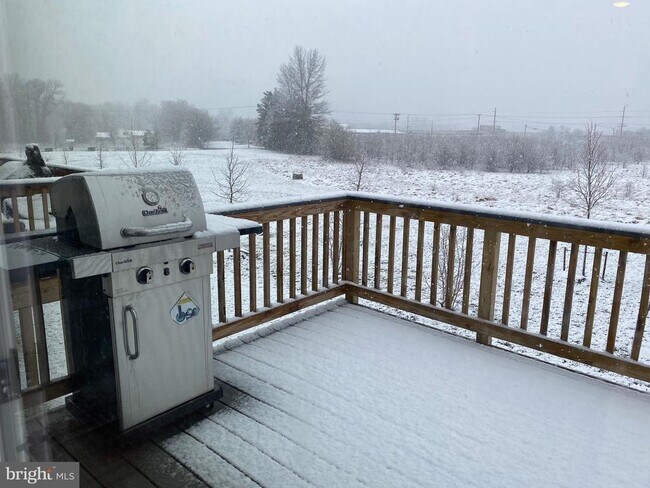 Building Photo - 7530 Daybreak Dr