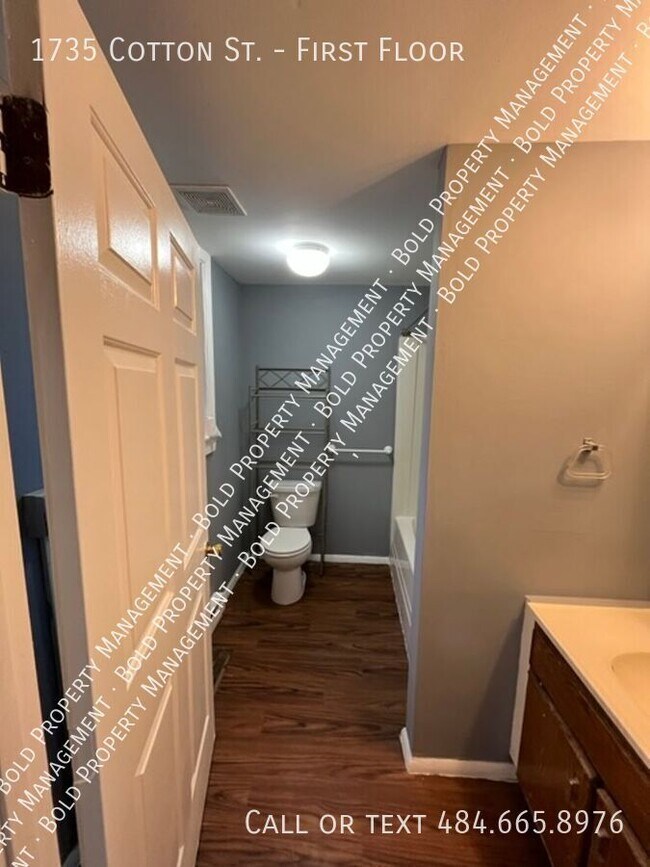 Building Photo - 1735 Cotton St