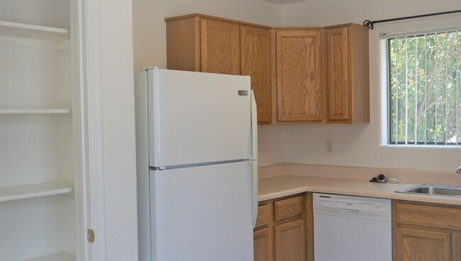Building Photo - 4410 Buena Loma Way