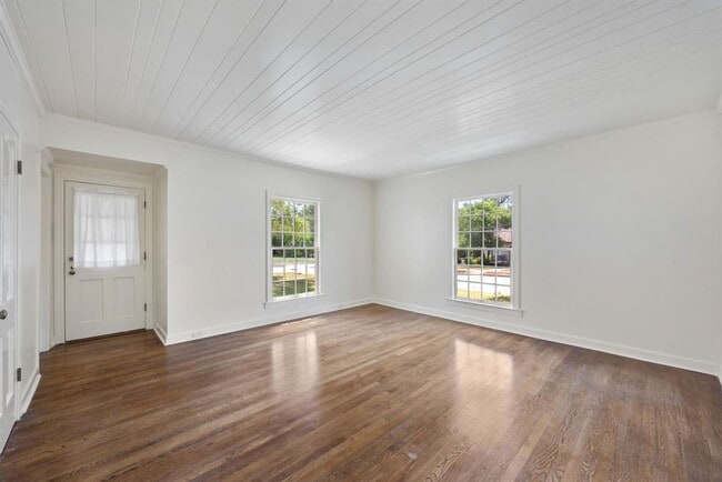 Building Photo - 610 Rathervue Pl