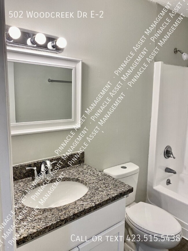 Building Photo - 502 Woodcreek Rd