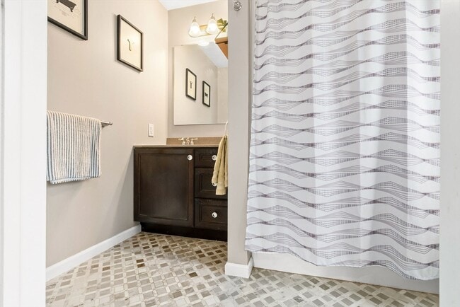 Building Photo - 98 Poplar St