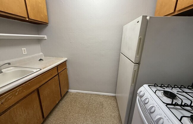 Interior Photo - 3209 Bishop Efficiency