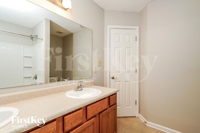 Building Photo - 3149 Monterey Dr