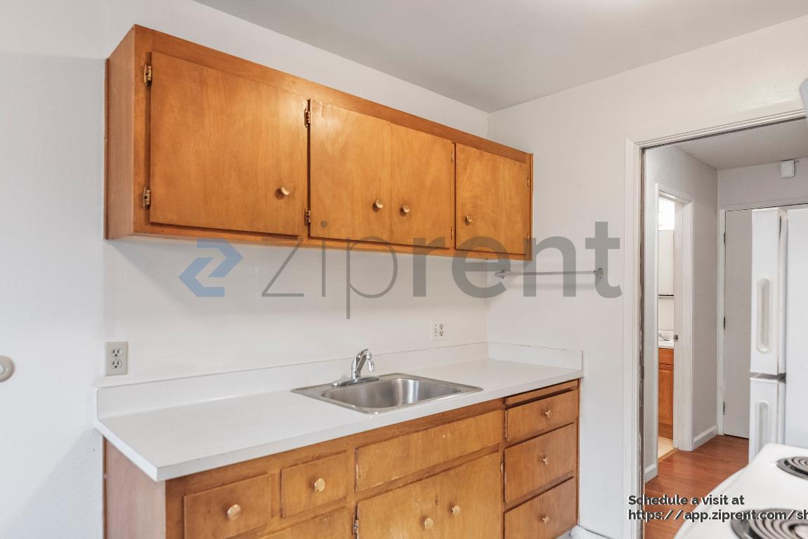 Building Photo - 321 Athol Ave